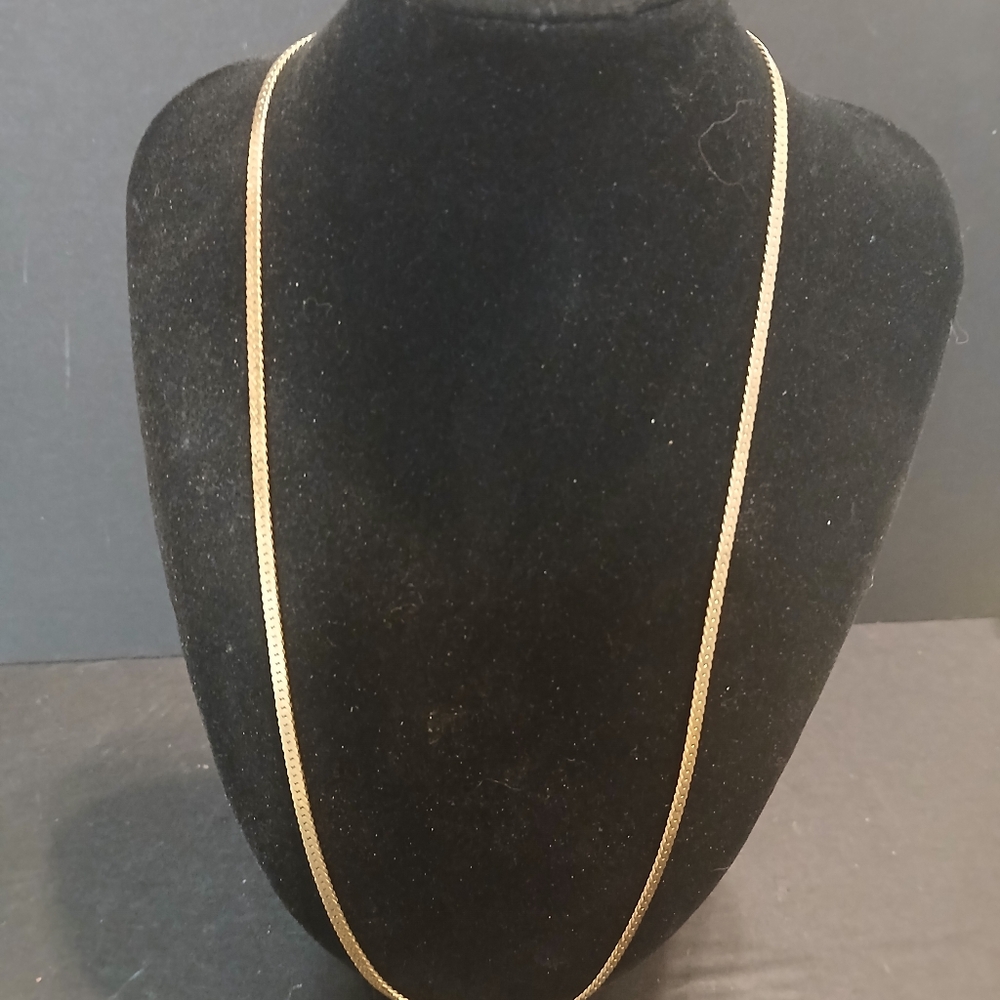 Gold tone snake chain necklace - Picture 2 of 12